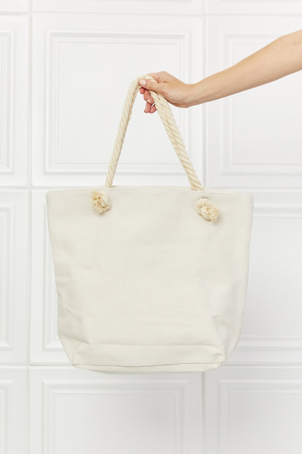 Justin Taylor Picnic Date Tassel Tote Bag - GlamBee Fashion